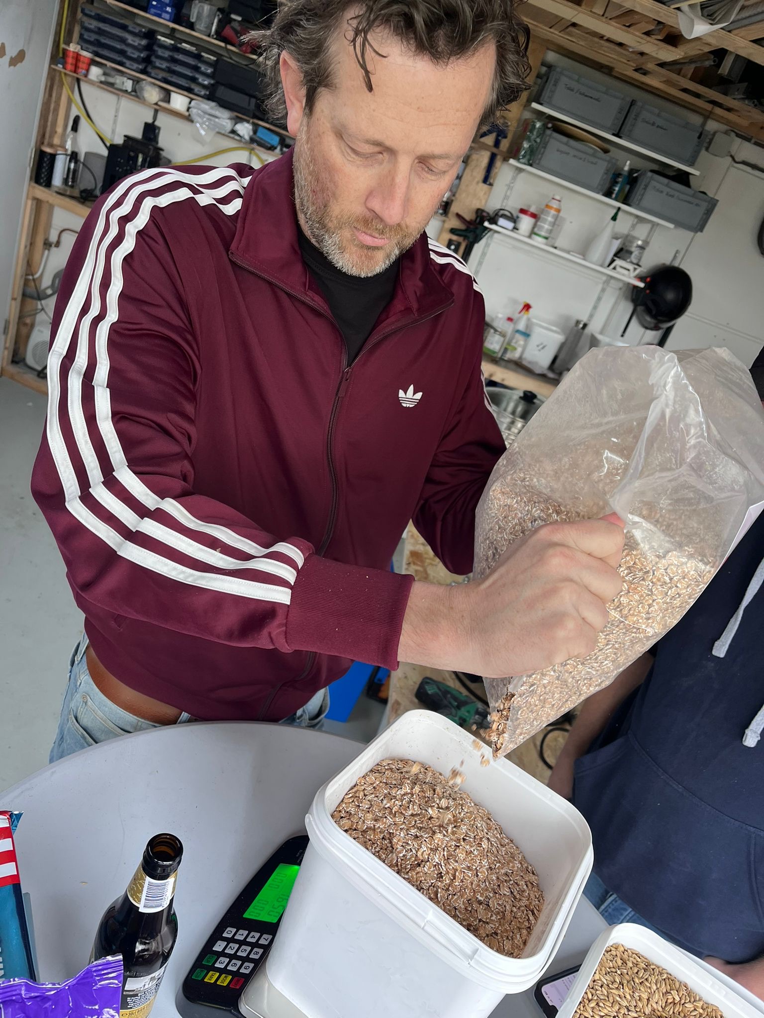 Brouwdag 4. Cor & John aan het werk